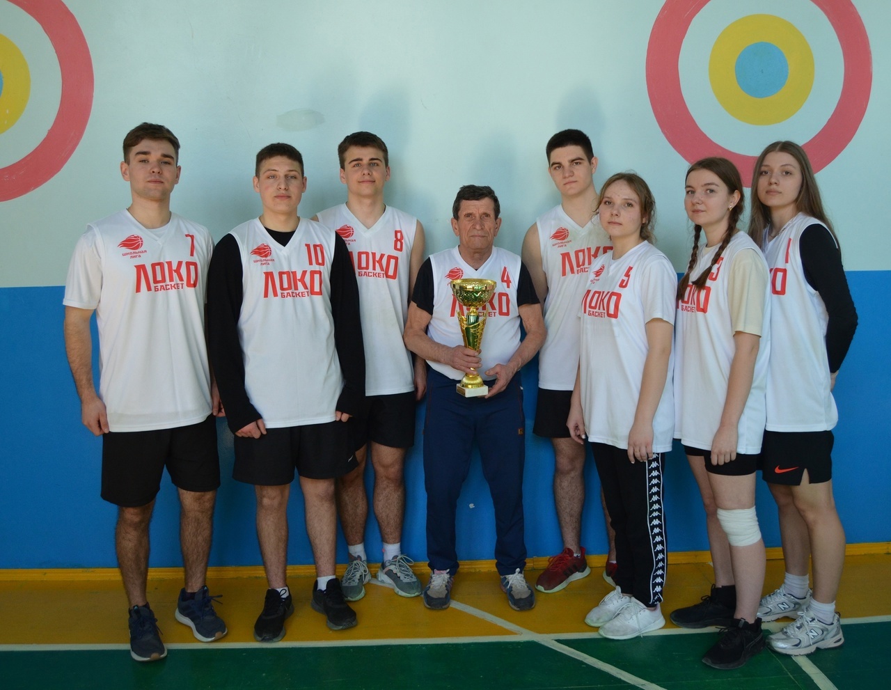 Соревнования по волейболу , посвящённые году педагога и наставника.