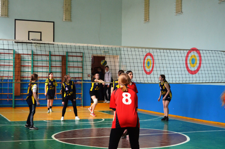 Районные соревнования по волейболу среди девушек.